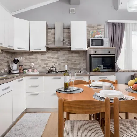 Slavica Apartman Fiume